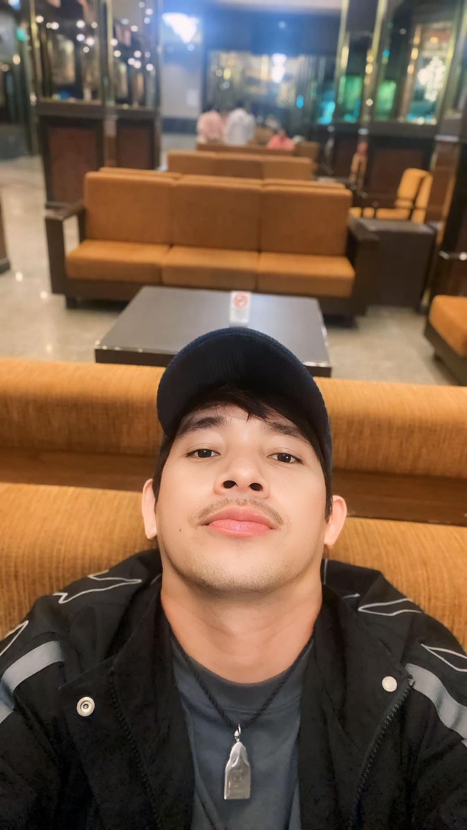 VanDen091288's tweet photo. สวัสดีประเทศไทย https://t.co/2QGm8YgEw7