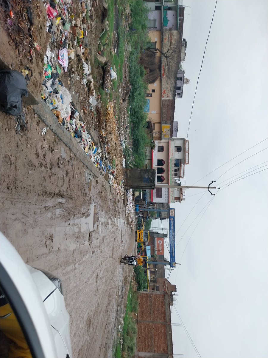 ZareenH1's tweet photo. @cmohry hi sir..   Nangli road nuh Haryana  ki ye kuch khoobusrat tasweere hai.. bhtt butaa haal hai sir.. roz hame bhi hamare bcho ko bhi prshaani jhelni pdti hai. Plz do something for this.. https://t.co/ezTgvfBjLI