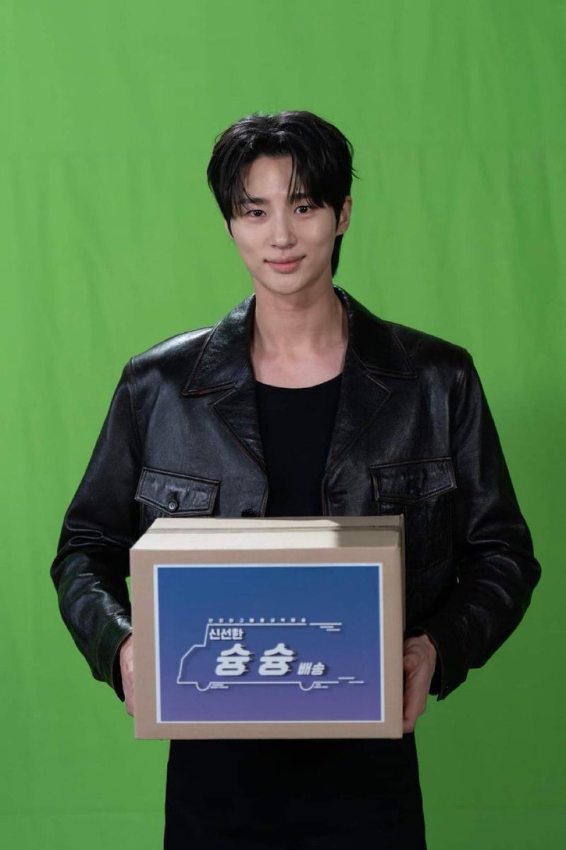 wooseokfiles's tweet photo. sunjae <3 https://t.co/pyPfmMqkOA