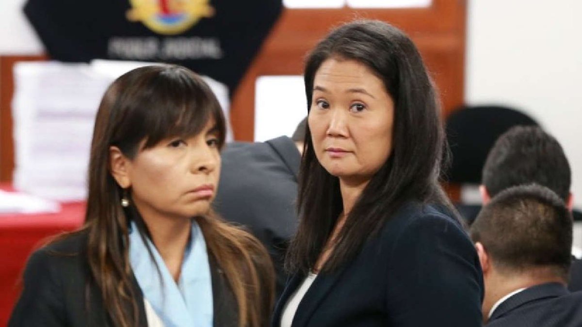 Expreso mi SOLIDARIDAD con Dra <a href="/GiullianaLoza/">Giulliana Loza</a> abogada de <a href="/KeikoFujimori/">Keiko Fujimori</a>, atacada por "simpatizantes" de Fiscal Domingo Pérez.
Estos ataques se vienen "normalizando". Por eso, hacemos un llamado a <a href="/PoliciaPeru/">Policía Nacional del Perú</a> para que establezca responsabilidades.
¡No a la violencia!