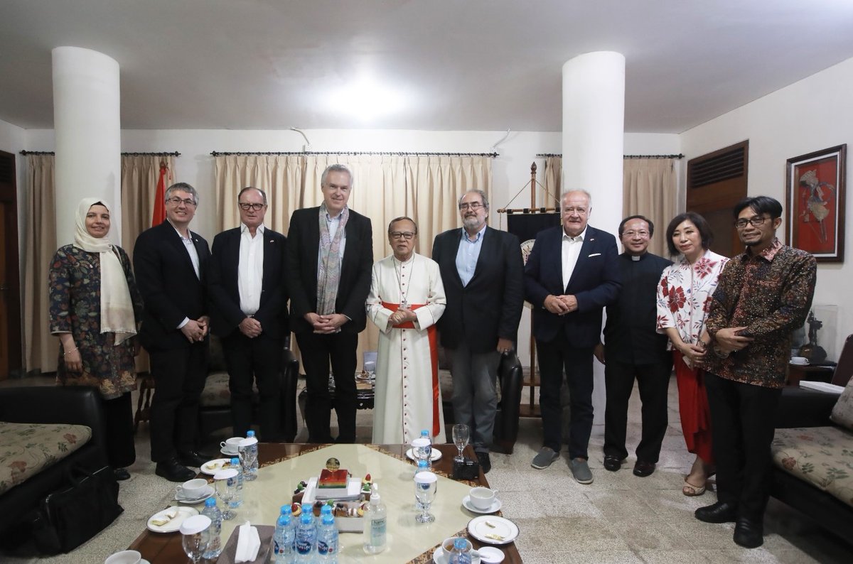 AustriainID's tweet photo. On July 6, 2024, an Austrian Delegation for Interfaith Dialogue, led by the Director General for International Cultural Relations, H.E. Ambassador Christoph Thun-Hohenstein, paid courtesy visits to two of Indonesia's most esteemed religious leaders. https://t.co/2wOgrZjO7h