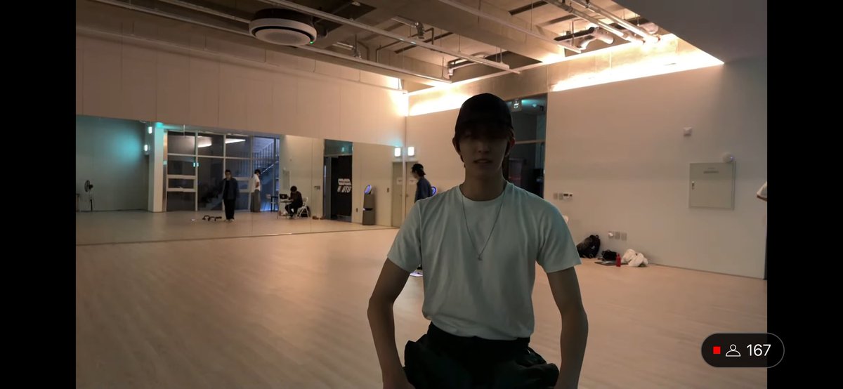 turn8Kyung's tweet photo. He looks handsome 🥹🥹 https://t.co/s56hLLsF3T