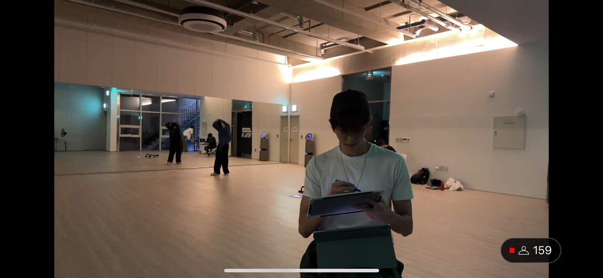 turn8Kyung's tweet photo. He looks handsome 🥹🥹 https://t.co/s56hLLsF3T