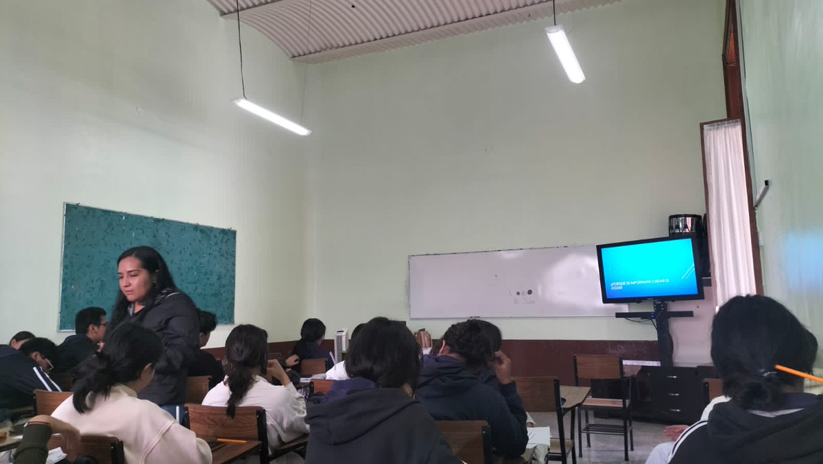 Poacybenpp1's tweet photo. Plática del cuidado del agua de la Unidad de Cuidado ambiental del H.Ayuntamiento de Toluca impartida a estudiantes de la POACYBENP. https://t.co/y6Q7ZzyKJv
