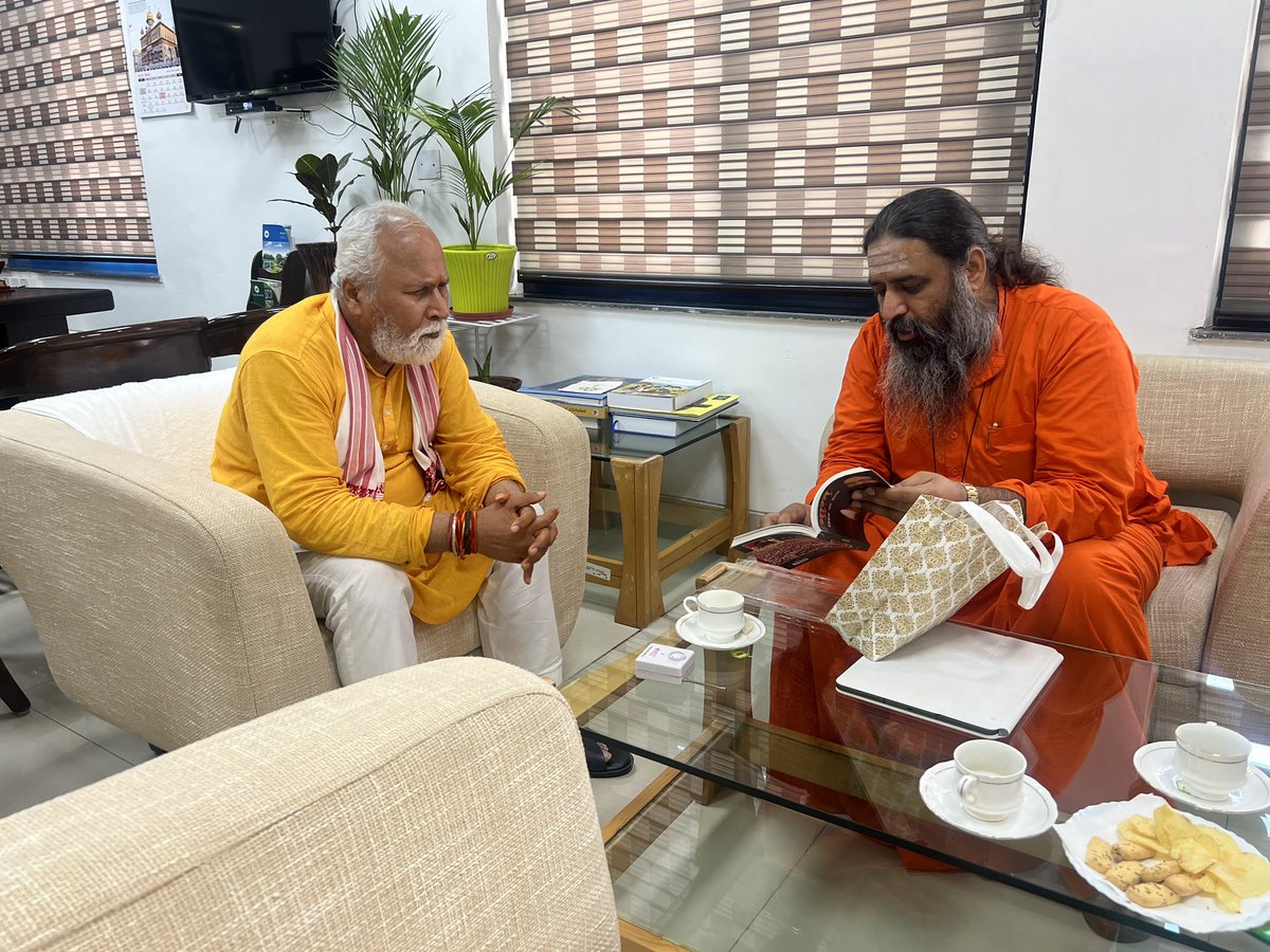 Umeshanand159's tweet photo. "Delighted to meet sh. RP Tiwari, VC of central university of Punjab @Bathinda 
Shriman ji, Your wisdom and experience are a valuable asset to the academic community. Your achievements and contributions are a benchmark for excellence."

शुभाशिष

#CUPB Bathinda https://t.co/rlxTutw8YM