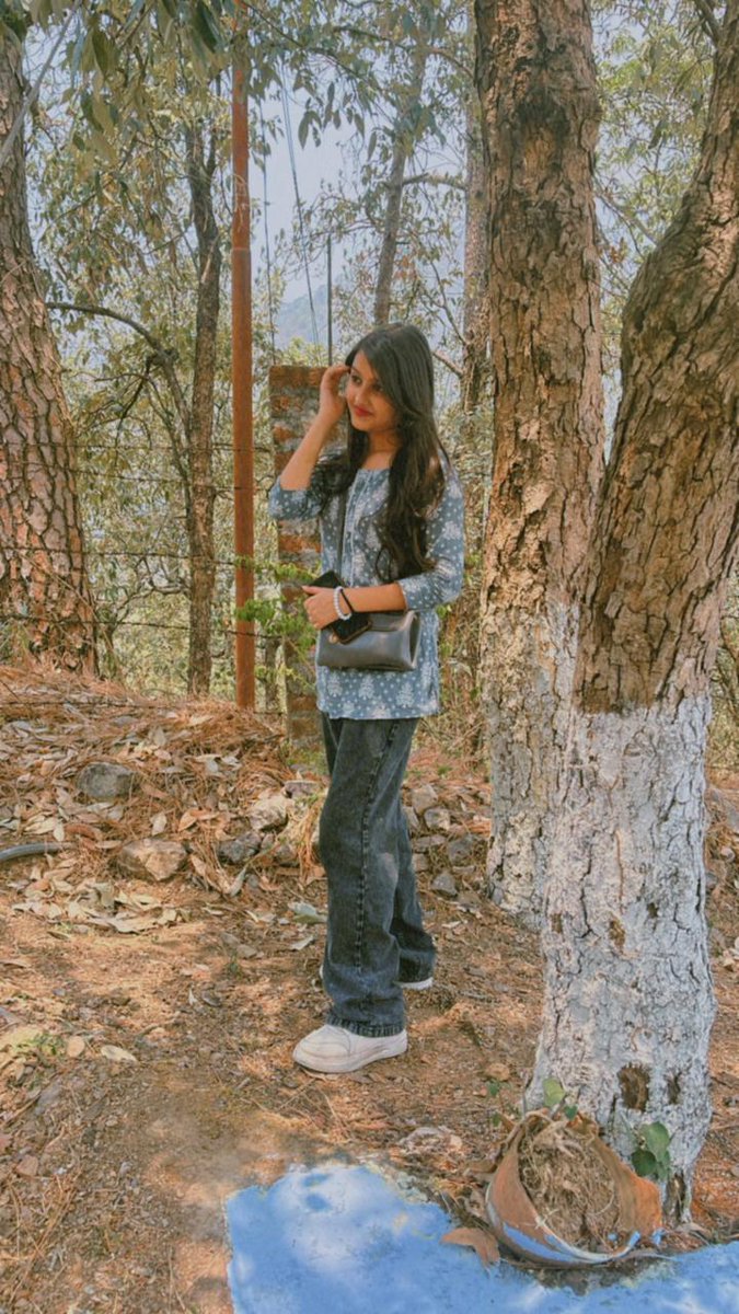 KoreanRashi's tweet photo. पहाडों में जो सकुन मिलता है वह कहीं ओर नहीं चारों तरफ हरा-भरा देकर मन को जो शांति मिलती है वह कहीं ओर नहीं
#जय_भारत_भूमि
#जय_सनातन https://t.co/o77NxjSdA6