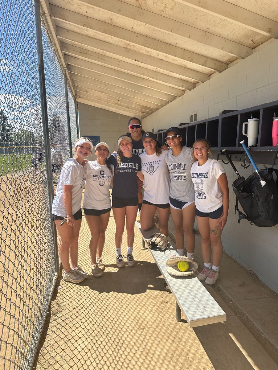 LivKeiter_2026's tweet photo. Grateful for a couple days at home before I’m gone for the next 20 days! Had a great @CHSRebels_SB practice, hitting at The Lab, PT with @NextERA_PT, packed for Georgia + Cali, and family dinners including my grandparents who were in town! @TGASciara #hardworkdonthide https://t.co/xEdabBfZ0O