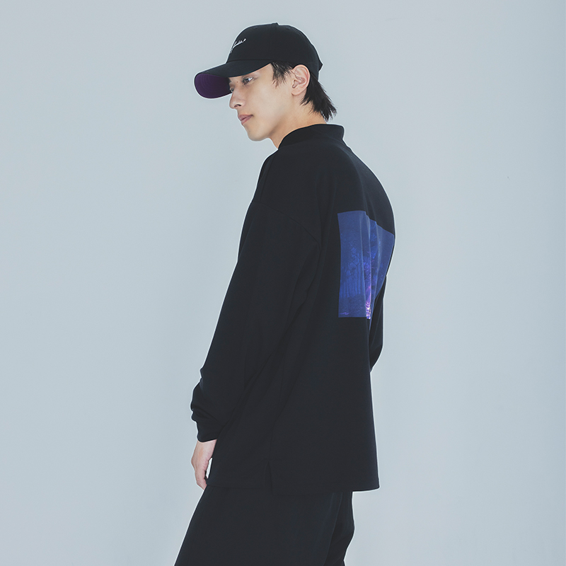 MAILIVIS's tweet photo. 【#横浜流星】
🟪プロデュースグッズ第3弾 受注受付中!
Mock neck long T-shirtは刺繍の色や程よい抜け感のあるシルエットにもこだわりました☺️
バックプリントは #YKBX 氏描き下ろしイラストです🖼️✨
ご注文はこちら🛒
https://t.co/nzUKehQFPj
メイキング動画公開中💫
https://t.co/sQrzfICDd6 https://t.co/Vhpm0jNG02