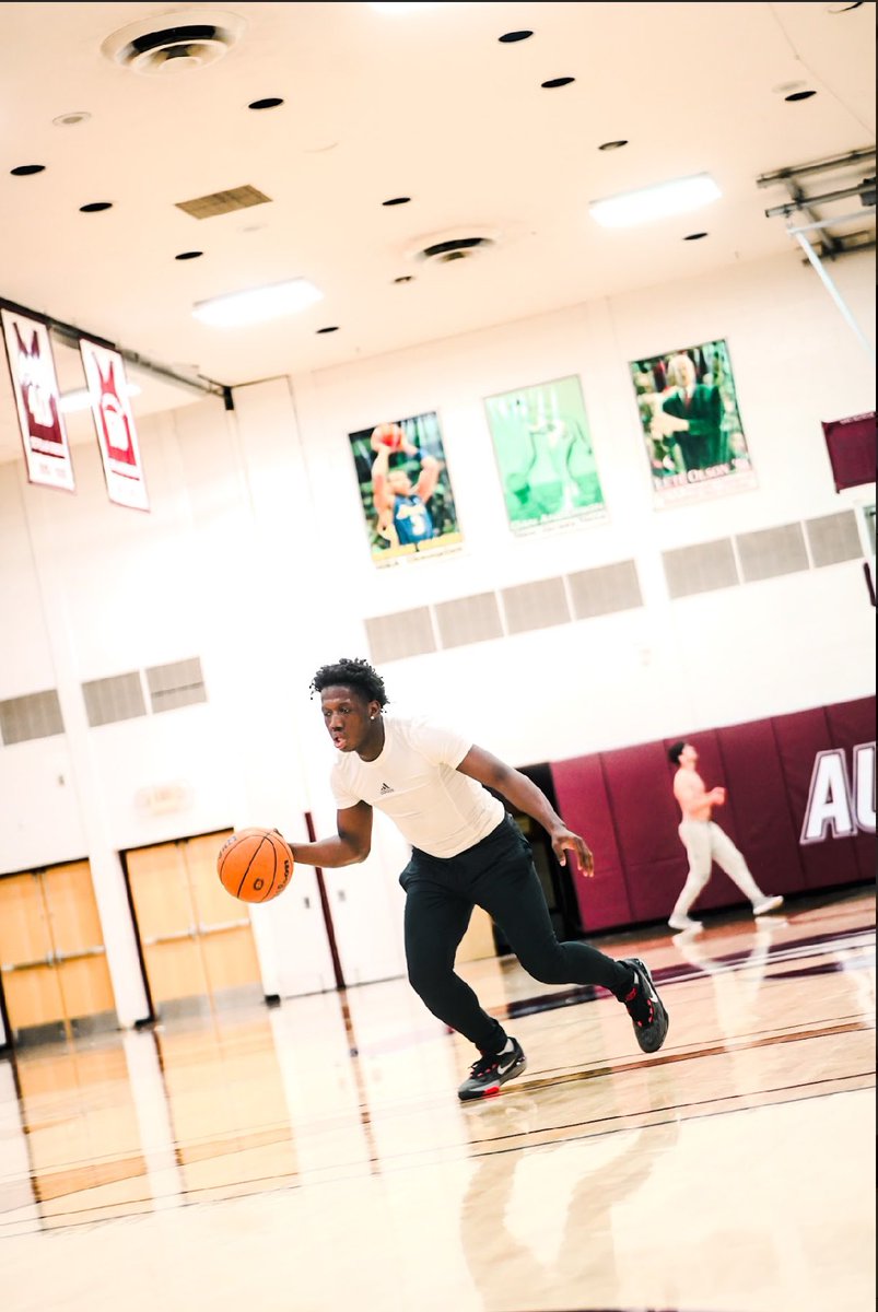 ejarpa2's tweet image. Grinding Day by Day, Trying to get to where I need to be. Need the opportunity coaches, believe in me. Recruitment 100% open to any schools.