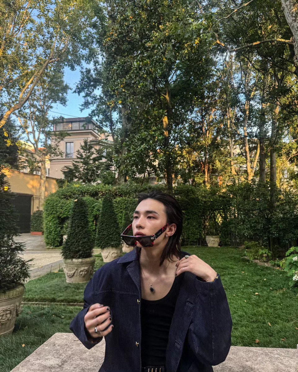 hyunjinpost's tweet photo. instagram update https://t.co/GQcPahYWSf
