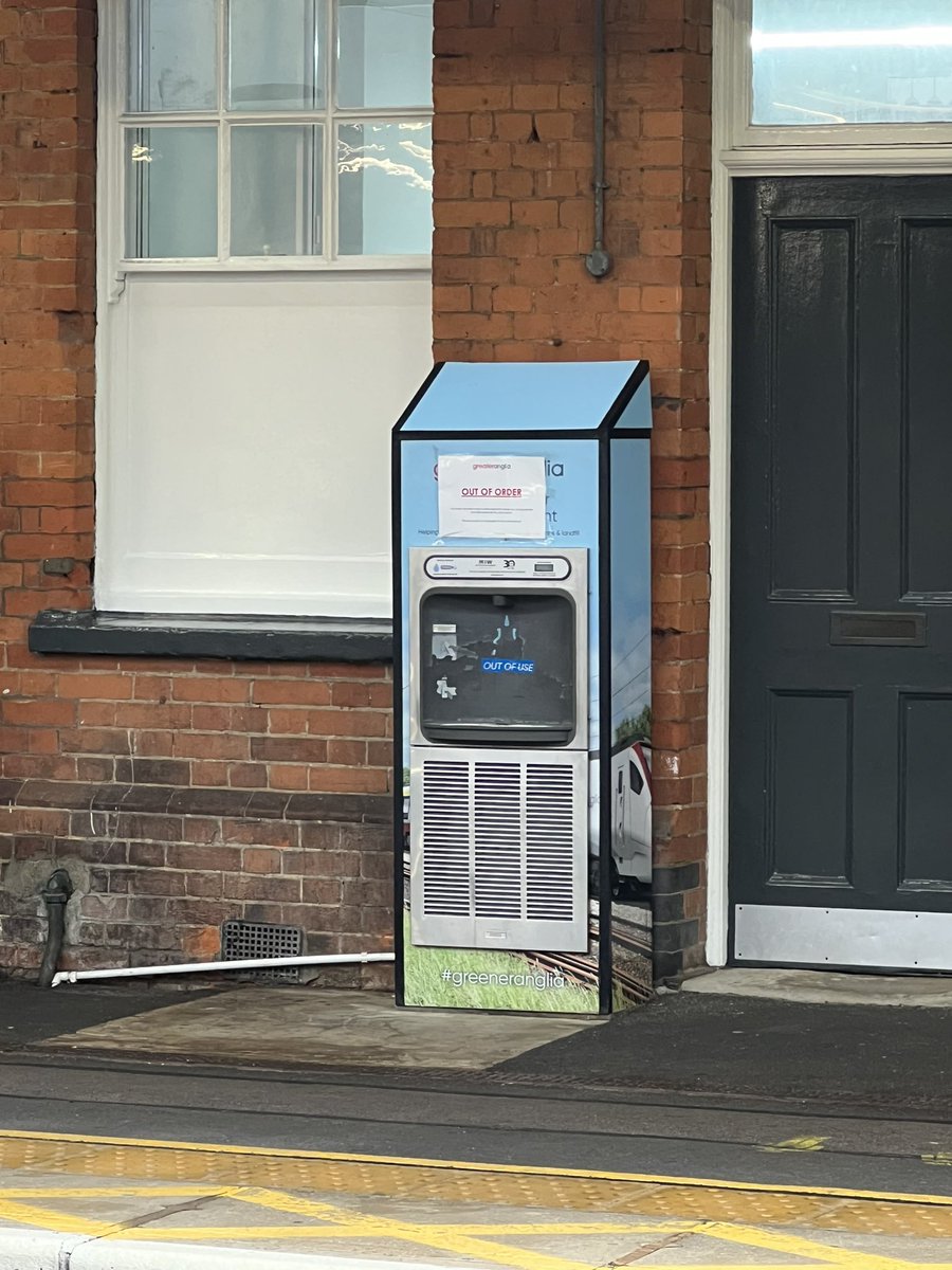 readmitch's tweet photo. Hey @greateranglia any idea when this is going to be back in use? Platform 3 Shenfield. https://t.co/xAikkOnV9u