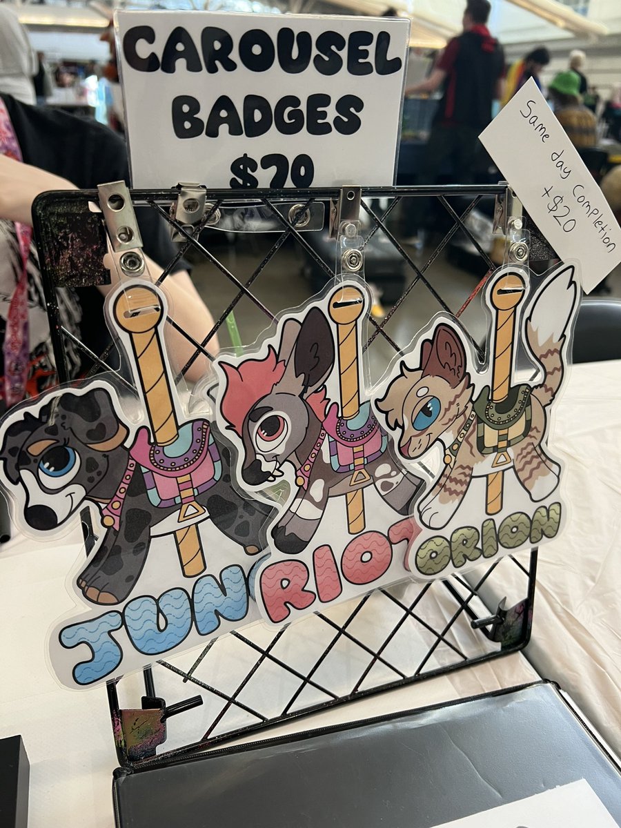malytwotails's tweet image. Con badge pricing is all over the place! 

If you can’t afford one, pick up a pencil and do it yourself. Every one of us out here drawing had to go through the agony of learning the same as anyone else. Be brave.

Pictured: @corgilope, @FeretStudios, @RiotDeer, @scarlettwolf24