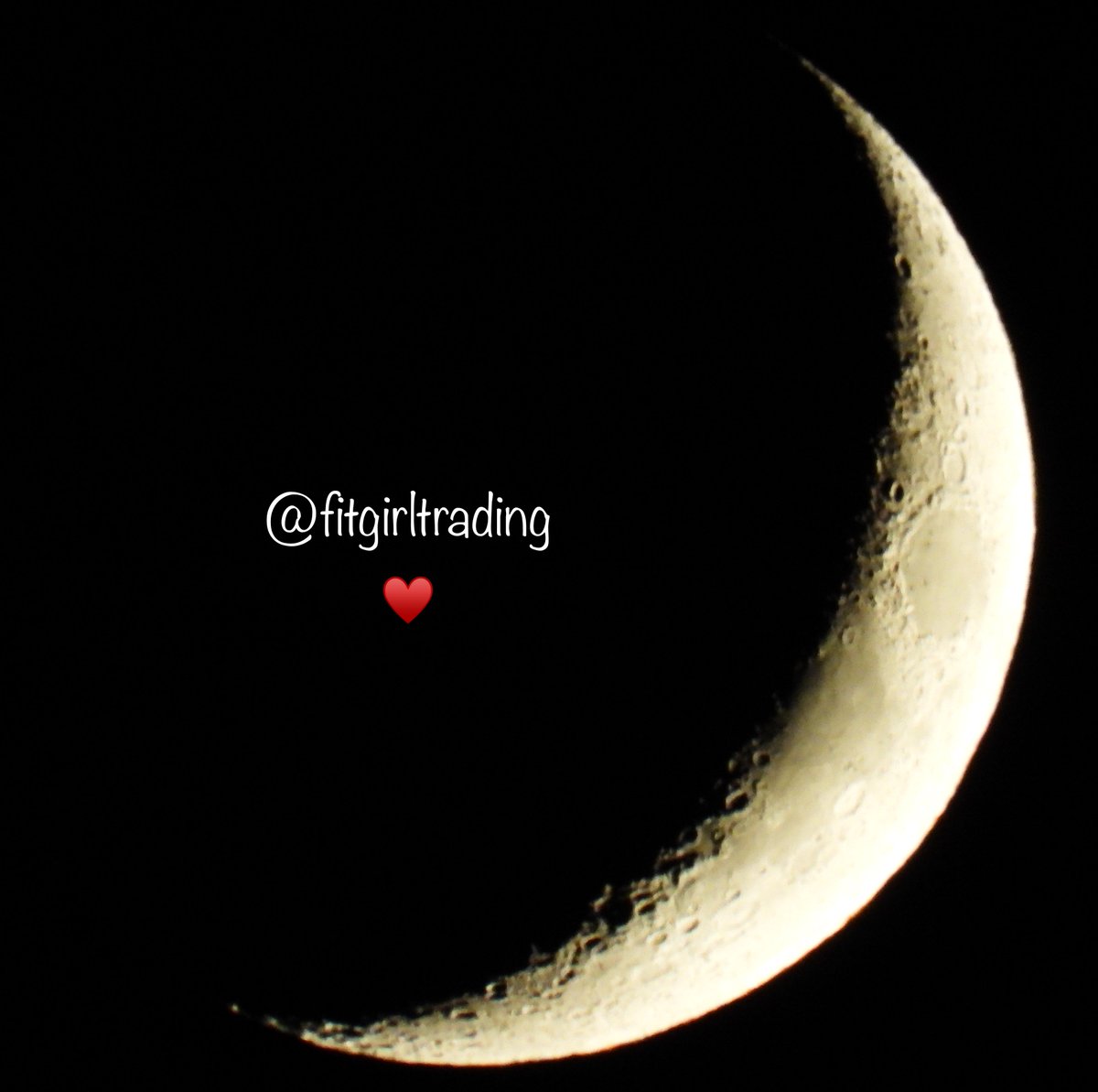fitgirltruth's tweet photo. First pics since the Strawberry Full moon!
missed our local luminary!
#VegasMoon #itslocal