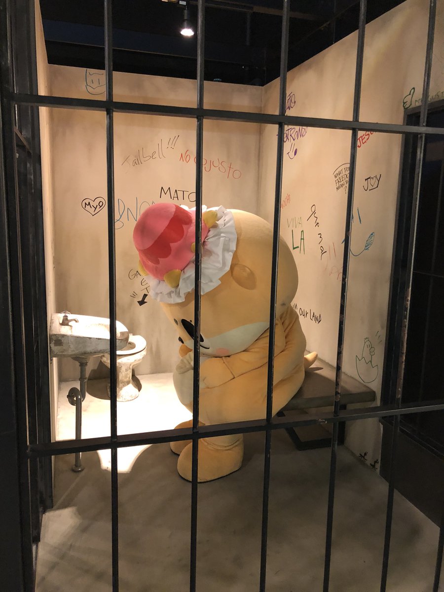 chiitan7407's tweet photo. @CREAMYCOLE_ nooooo😢grandma out of cage https://t.co/o7Q0b5iGTW