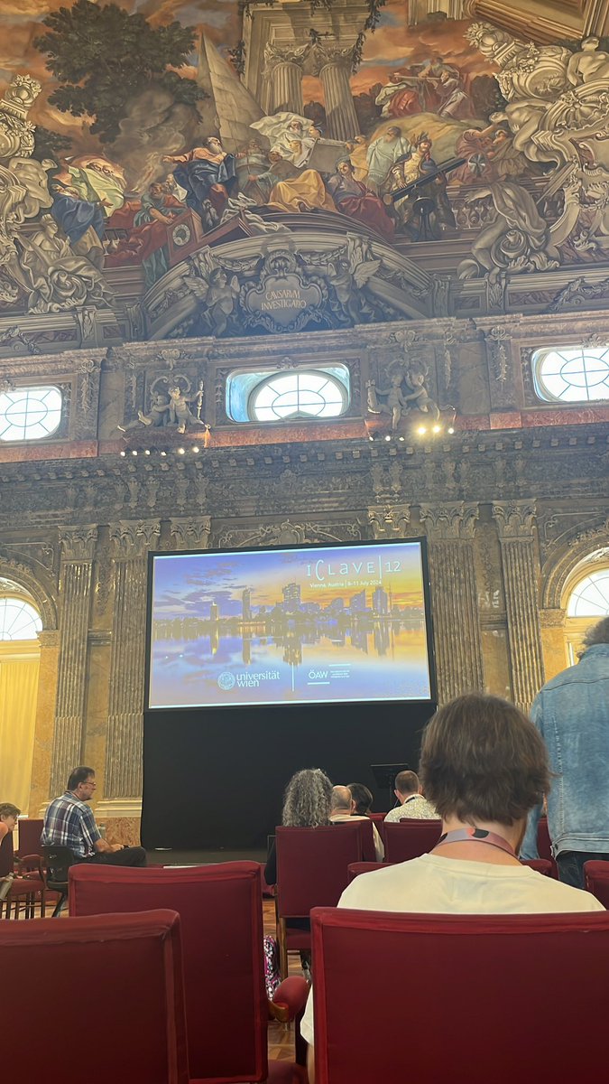 MarieAnneMo's tweet photo. #ICLaVe12 was amazing(ly hot) so far 🤓🥵 https://t.co/VfY9u1bHB1