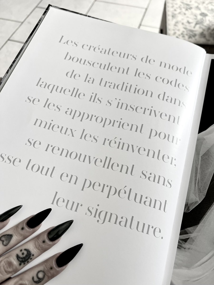 MaisonNefermaat's tweet photo. L’atelier est presque prêt, j’ai reçu mon matériel pour travailler une nouvelle matière. Plus qu’à m’entraîner. 
Je suis prête ! I’ m back ! 🔥😈 https://t.co/492YULHdxt