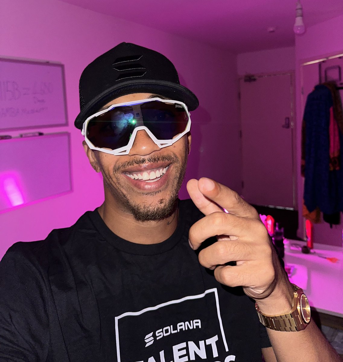 awkwardbonerr's tweet photo. how I look at bro after the coin I told him to buy goes to 0 https://t.co/i2Xi6Fg86S