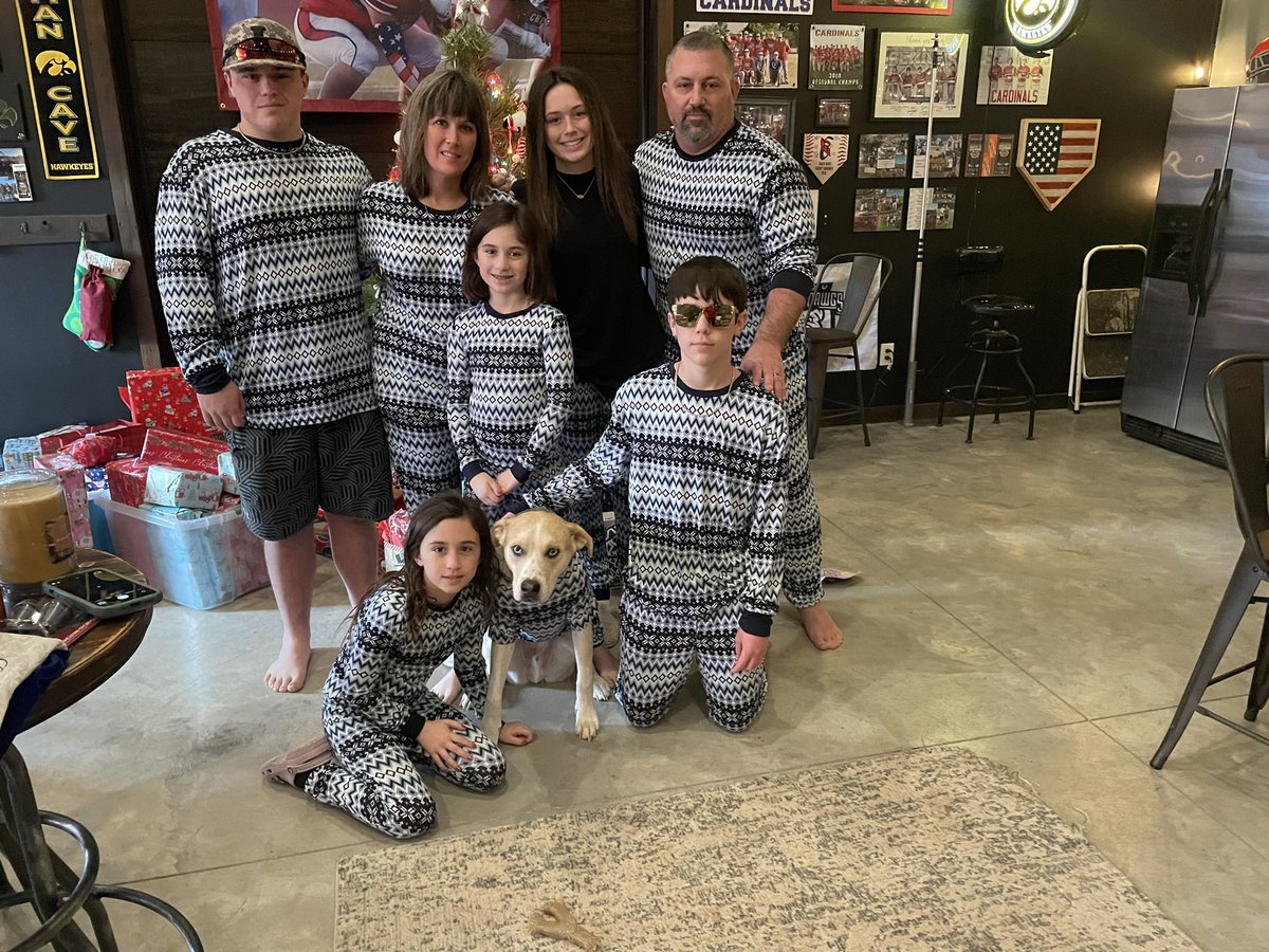 CheneyMikeQ's tweet photo. So with all the garbage posts right now… I try to keep it straight.. Only Family Matters100… mylife  #realfamilylife..  love every minute of it..  ⌛️ https://t.co/xIH2n8Jyen