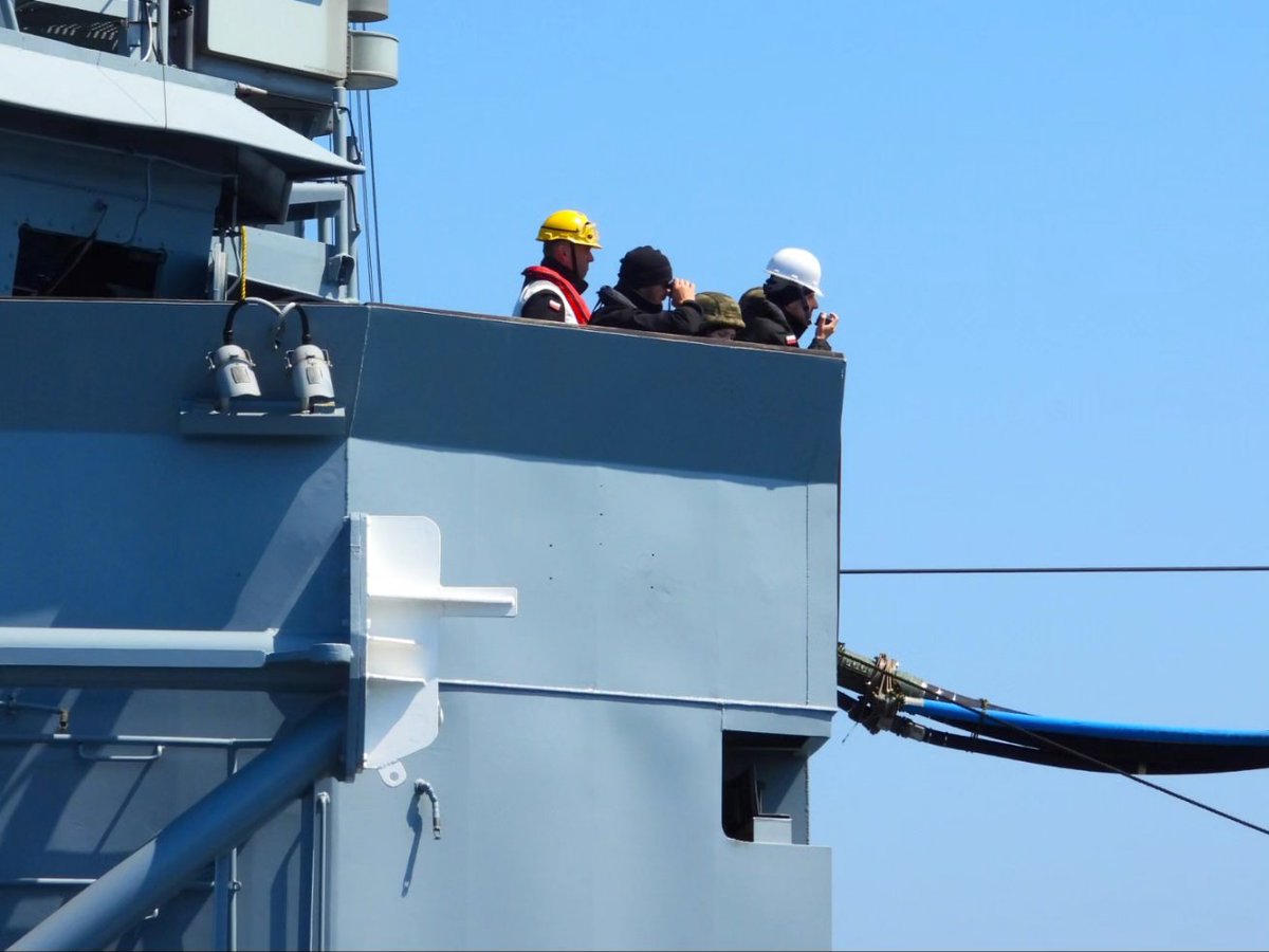 MarWojRP's tweet photo. Okręty to wysoce mobilne środki przenoszenia i rażenia, które nie muszą zawijać do portów aby uzupełnić zapasy! ⚓💪
Załoga fregaty #ORPGenKPułaski przetrenowała te zdolności z okrętem zaopatrzeniowym #FGSRöhn podczas ostatnich ćwiczeń - #Baltops24 👏
📷 mar. B. Baranowski https://t.co/emI0qDFnwE