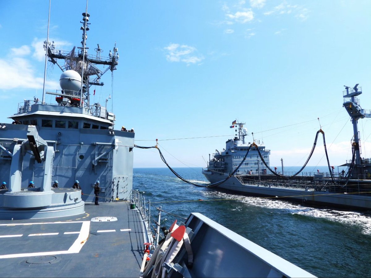 MarWojRP's tweet photo. Okręty to wysoce mobilne środki przenoszenia i rażenia, które nie muszą zawijać do portów aby uzupełnić zapasy! ⚓💪
Załoga fregaty #ORPGenKPułaski przetrenowała te zdolności z okrętem zaopatrzeniowym #FGSRöhn podczas ostatnich ćwiczeń - #Baltops24 👏
📷 mar. B. Baranowski https://t.co/emI0qDFnwE