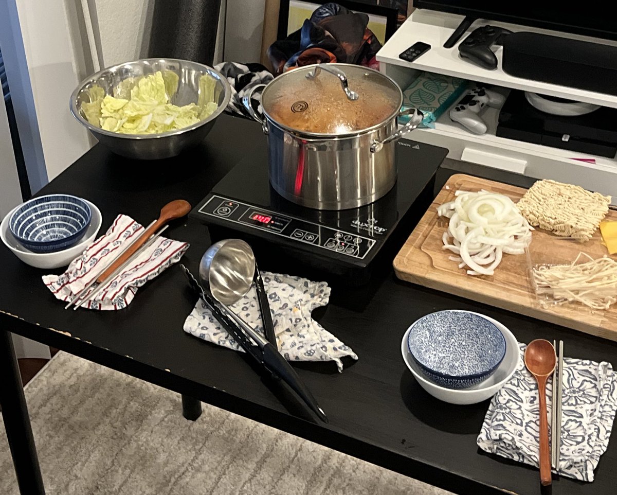 catboysuh's tweet photo. hot pot is sooo serious to us in this household #ChefAsh https://t.co/KwEoGx6IAt