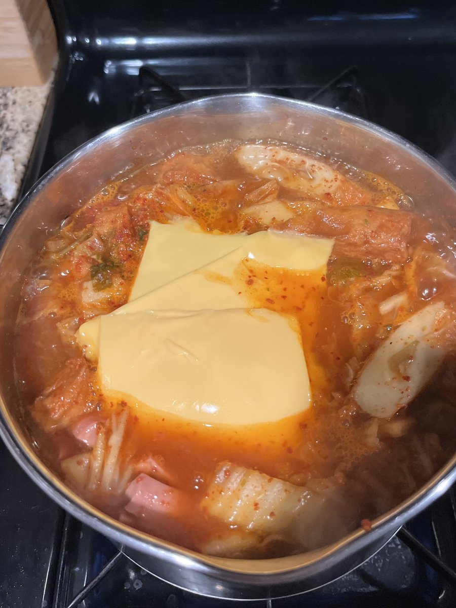 catboysuh's tweet photo. hot pot is sooo serious to us in this household #ChefAsh https://t.co/KwEoGx6IAt