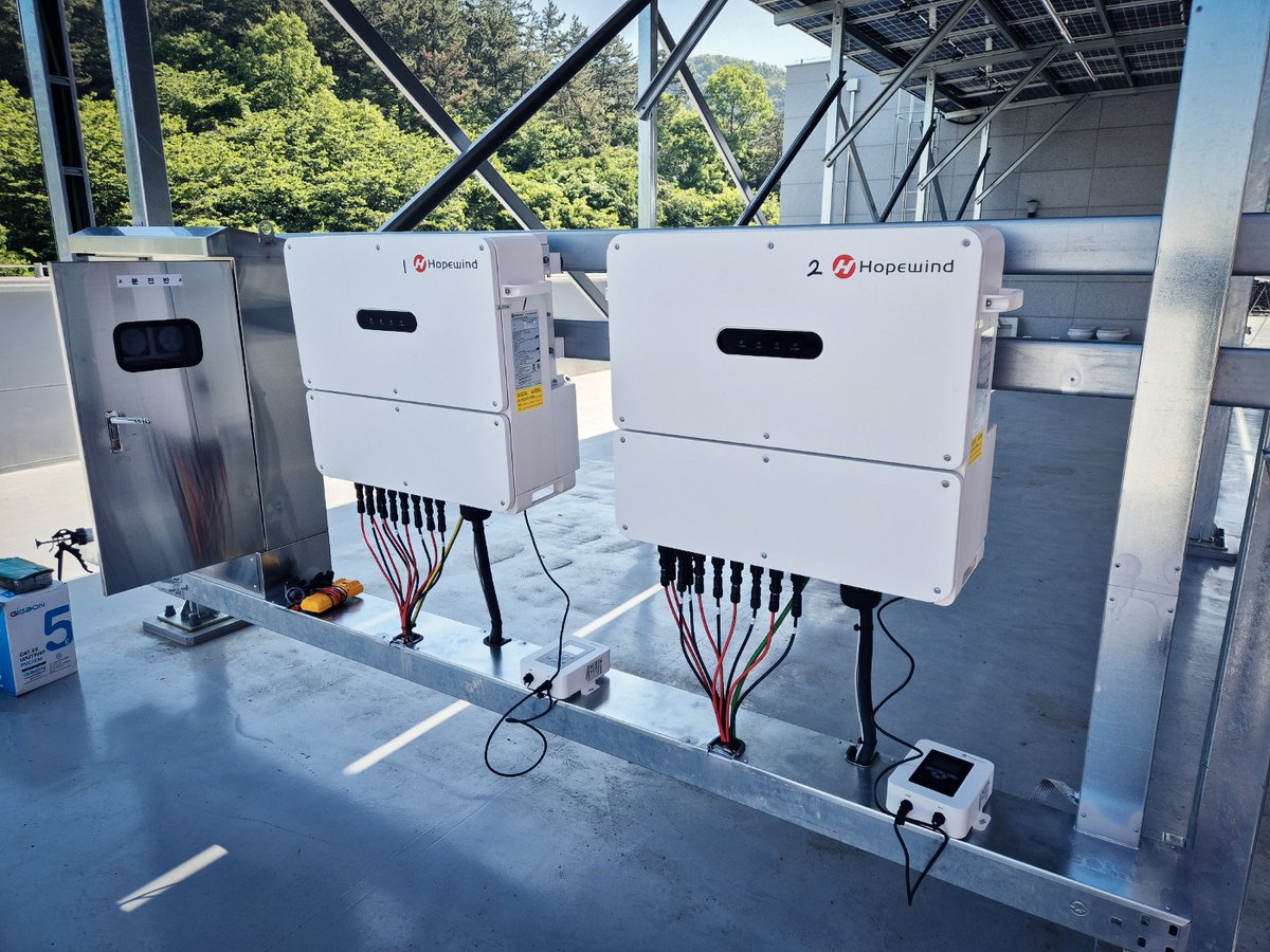 Hopewind123's tweet photo. 🏭 The 100kW Rooftop Solar Project in Jinju-City, Korea is now live, thanks to the cutting-edge inverters provided by Hopewind! This project features two Hopewind 60kW C&amp;I PV String Inverters, setting a new benchmark for efficiency and performance in the renewable energy sector. https://t.co/YTfF5UgJOQ