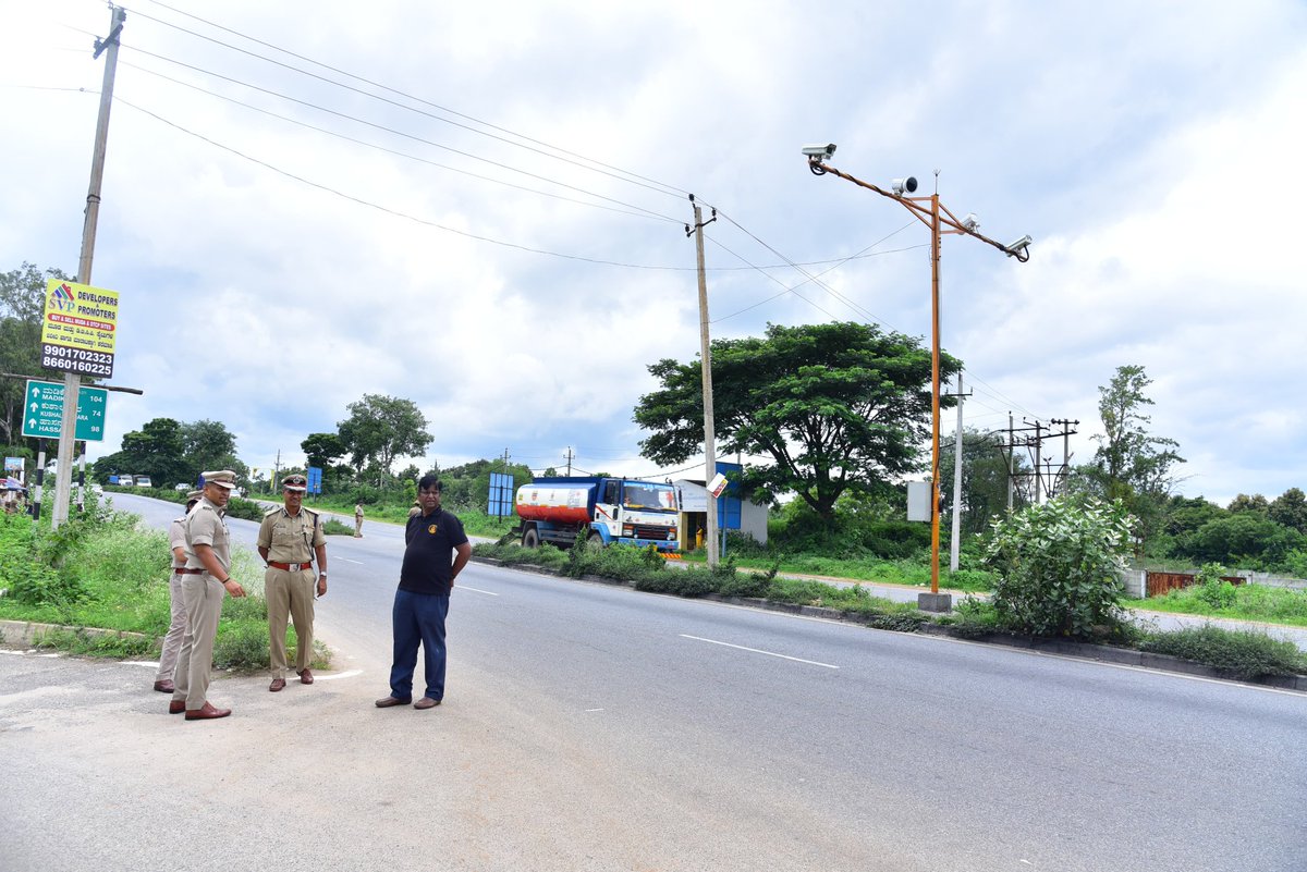 ದಿನಾಂಕ 09/07/2024 ರಂದು ಮಾನ್ಯ ಶ್ರೀ ಅಲೋಕ್ ಕುಮಾರ್, ಐಪಿಎಸ್ ಎಡಿಜಿಪಿ,ಸಂಚಾರ &amp; ರಸ್ತೆ ಸುರಕ್ಷತೆ ರವರು ಮೈಸೂರು ಜಿಲ್ಲೆಯಲ್ಲಿ  ನೂತನವಾಗಿ ಅಳವಡಿಸಿರುವ "Intelligent traffic management system"(ITMS) ತಂತ್ರಜ್ಞಾನದ ಪರಿವೀಕ್ಷಣೆ ನಡೆಸಿದರು.‌