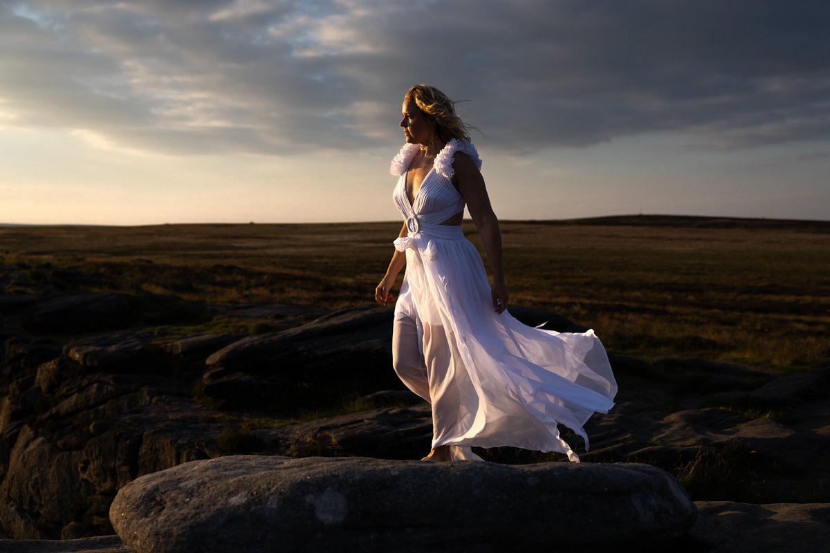 challengesophie's tweet photo. We can create, shape, write, re-write, discover, adapt and elevate who we are every single day ✨

Life is an exquisite masterpiece that we are creating moment by moment, day by day. Every day is a gift and a chance to write your story.

#onelifeliveit #peakdistrict https://t.co/eg2oCPDO9H