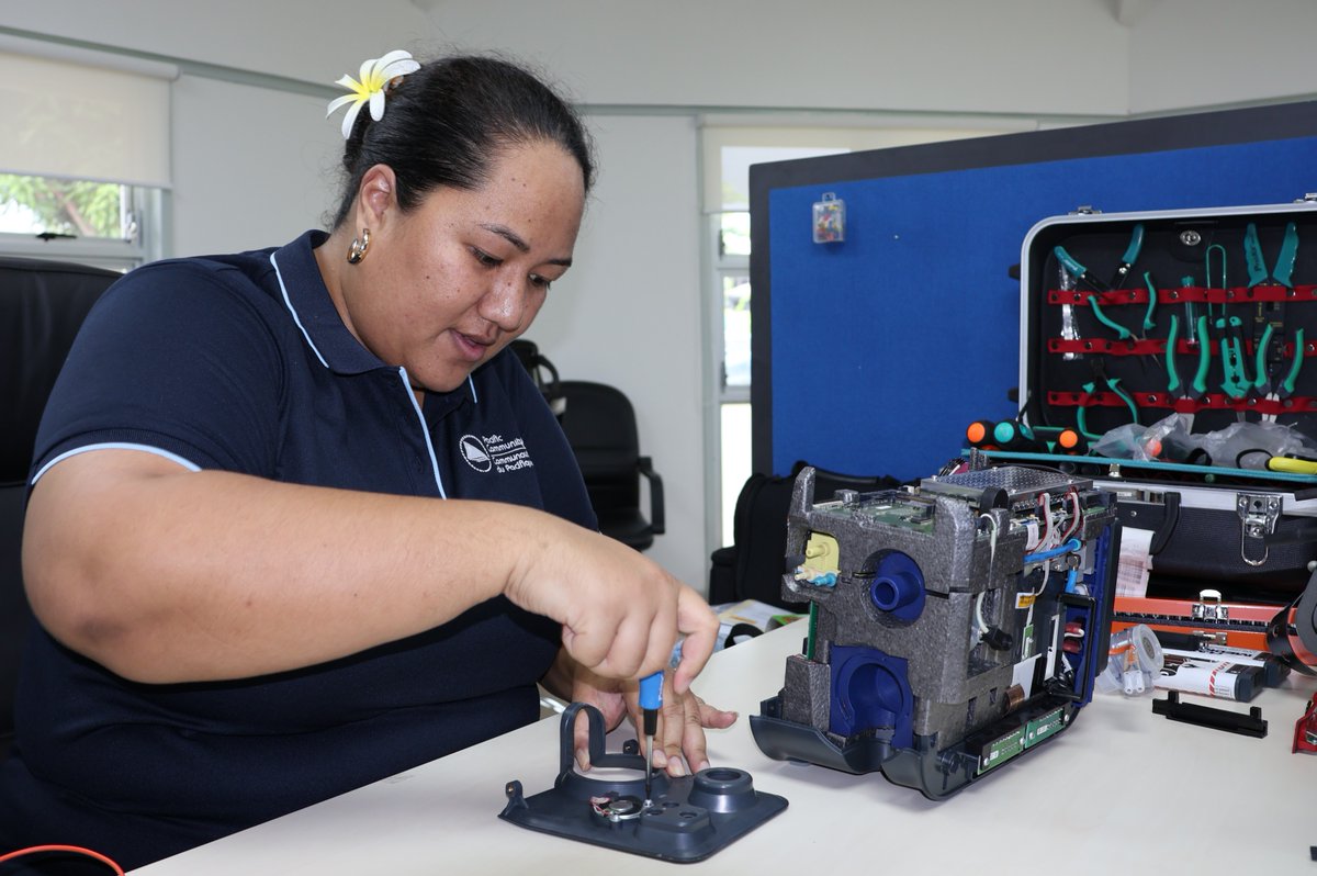 #WomeninHealth | 👊 #Pacific women are breaking barriers by taking up more roles in science and technology, a field that men predominately occupy. 🌸 Meet Sunema Talapusi, Biomedical Adviser for SPC's Public Health Division, as she shares her story here 👉 bit.ly/4aWWoX6