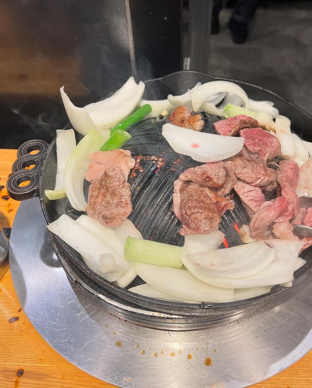 jou562's tweet photo. すすきのの朝　
散歩からのスタート。宿はいつもお世話になるニコーリフレ。24時間滞在できて、スパサウナが充実しておりコスパ良
昨晩はネオン街にて���食。五坪の牡蠣、だるまのジンギスカン、ふじ屋味噌ラーメンを堪能した

#札幌 #狸小路 #グルメ好きな人と繋がりたい https://t.co/usE61UFLEo