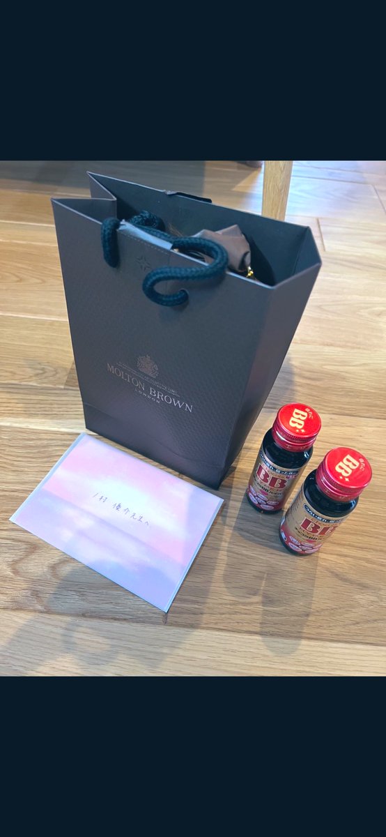nomnii's tweet photo. キャラ宛のプレゼントとお手紙届いております！しっかりお渡ししておきます、彼らに代わっていつも応援ありがとうございます！🙏 https://t.co/2mMvrmLqHG