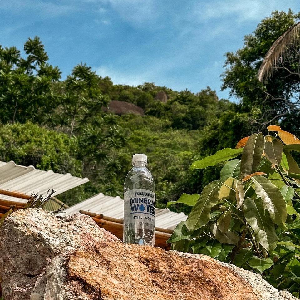 FreshstopSA's tweet image. FreshStop water world tour!📷 📷 Seen hydrating in Egypt, Thailand, and Singapore this week.📷📷📷

#FreshStop #FillUpFreshUp #StillWater #Water #Hydrate #WorldTour