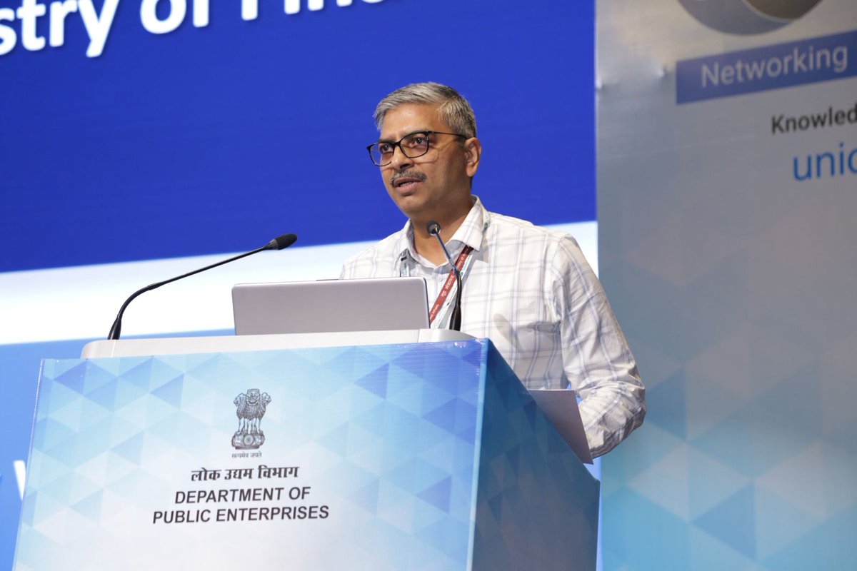 DPE_GoI's tweet photo. KK Tripathi, Economic Advisor, Dept. of Health & Family Welfare, speaking on TB Mukt Bharat.
#CSRCONCLAVE2024 https://t.co/rMdHHUJb5y