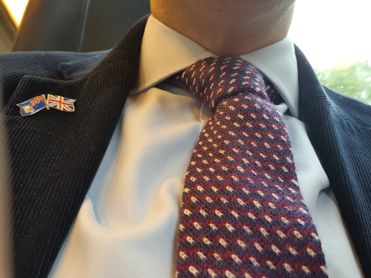 FalklandsRepUK's tweet photo. Loving my new tie, made from 100% Falkland Islands Merino wool! #Falklands #Wool 🇫🇰🐑👔

@Campaignforwool https://t.co/uGdTm1ZpWU