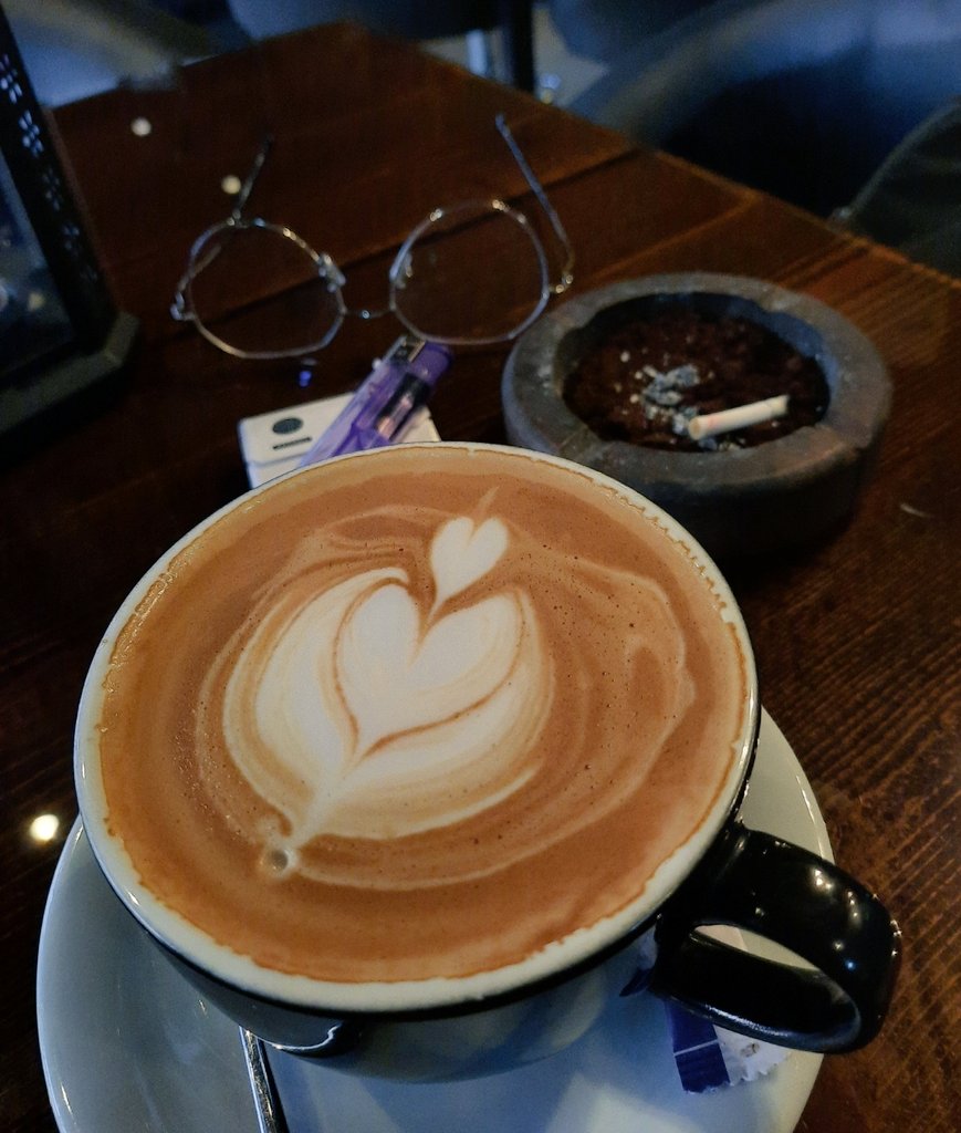 Azade_art's tweet image. Good morning folks 😀 
Let me give you a cup of love ♥️😉
.
#azadeart #NFTComunity #NFTFam #nftworld