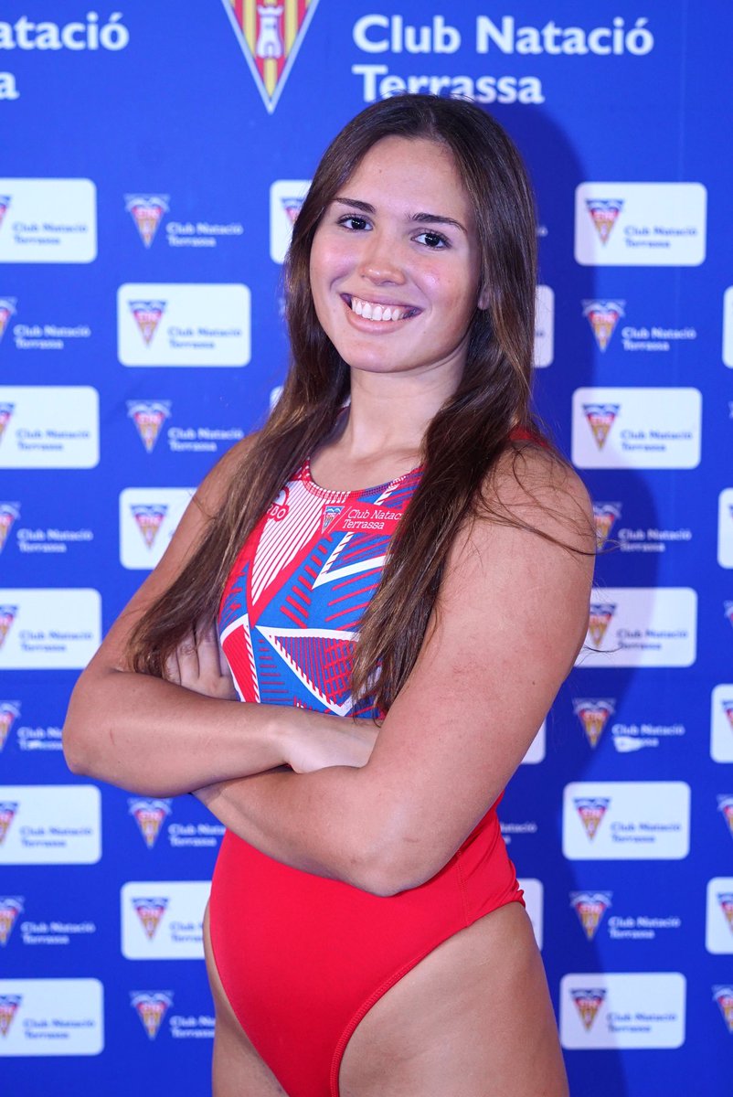 Les jugadores  🤽‍♀️Aroa Sanchez i 🤽‍♀️Daniela Quinzada, convocades amb la selecció espanyola juvenil femenina pels entrenaments de preparació pel  campionat del Mon de Chengdu 🇨🇳

Moltes felicitats noies!⚪️🔴

#waterpolo
#Terrassa
#MareaRoja⚪️🔴
