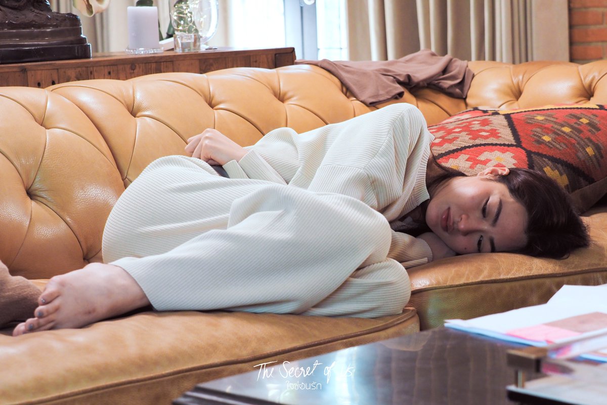 SOU_Ch3Official's tweet photo. ดำดิ่งไปกับความเจ็บปวดของฟ้าลดา

💜ดูย้อนหลัง​ EP3 ได้ทาง 
3Plus Premium  https://t.co/02uBe21Atb  
Netflix https://t.co/XaX3B0fZFp

🧡ติดตาม​ #ใจซ่อนรัก​ ทุกวันจันทร์​ ⏰22.30 น.
ดูสดทาง #ดูทีวีกด33 #ดูมือถือกด3plus

#หลิงออม​ #lingorm​
#เด็��ดื้อของพี่หมอ 
#TheSecretOfUs https://t.co/TWqvQist4f