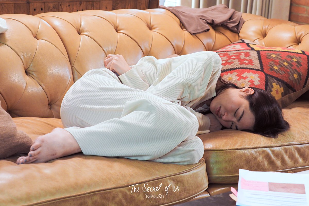 SOU_Ch3Official's tweet photo. ดำดิ่งไปกับความเจ็บปวดของฟ้าลดา

💜ดูย้อนหลัง​ EP3 ได้ทาง 
3Plus Premium  https://t.co/02uBe21Atb  
Netflix https://t.co/XaX3B0fZFp

🧡ติดตาม​ #ใจซ่อนรัก​ ทุกวันจันทร์​ ⏰22.30 น.
ดูสดทาง #ดูทีวีกด33 #ดูมือถือกด3plus

#หลิงออม​ #lingorm​
#เด็��ดื้อของพี่หมอ 
#TheSecretOfUs https://t.co/TWqvQist4f