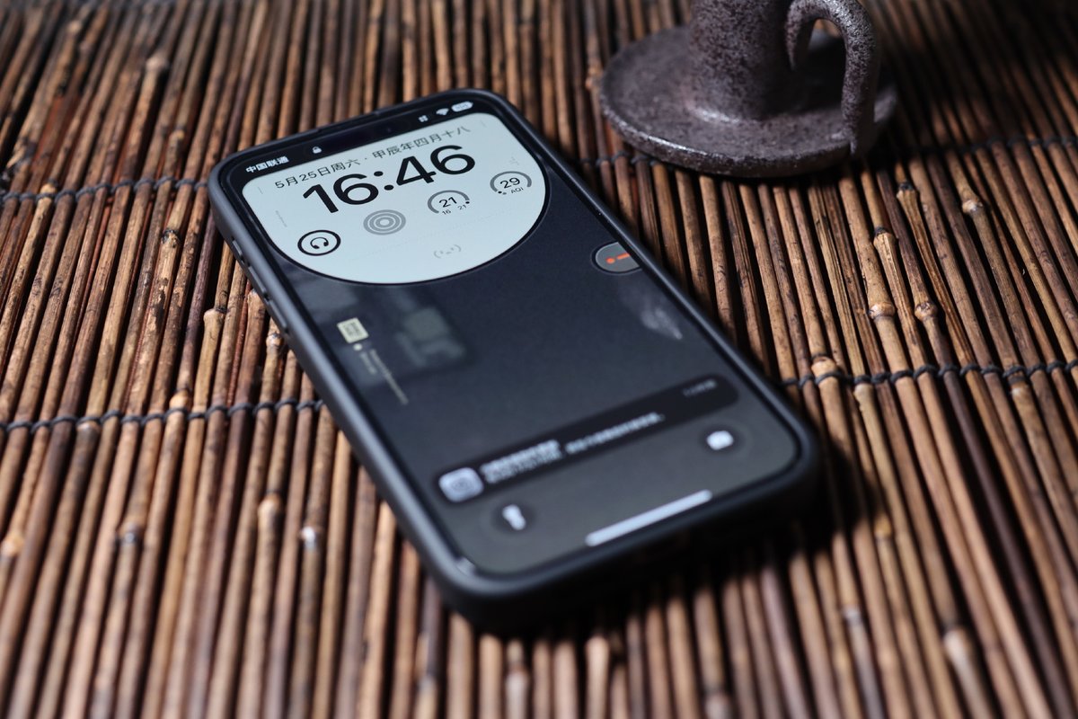 BitmoLab's tweet photo. The talented artists at Bitmo Lab designed some wallpapers which fits the BANG!Case's aesthetics to reach a more unified look for your iPhone. (Picture 2)
Who is interested in some wallpapers?
📸Photos by Tokuzumi
#Wallpaper #iPhone #BANGCASE https://t.co/rmOJb9XB7B
