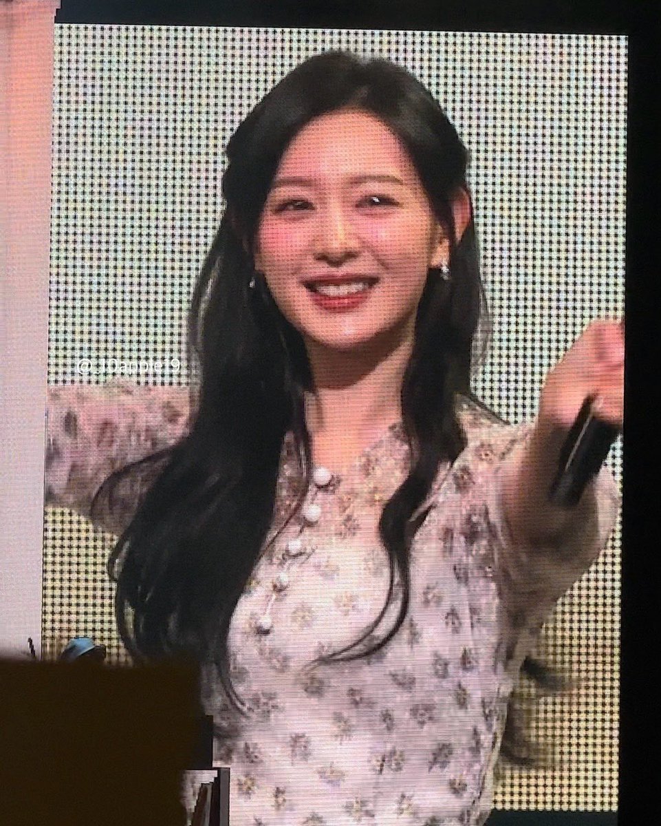 김지원 오늘 너무 공주야ㅜㅜㅜㅜㅜㅜㅜㅜ🖤