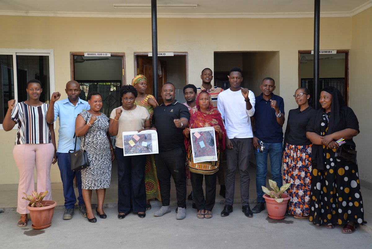FGD with local government leaders from Kombo and Pakacha settlements. <a href="/ccitanzania/">CCI</a> We explored the climate challenges faced by these communities and shared the adaptation measures individuals and Community are implementing <a href="/IIED/">IIED</a> #CommunityLedClimateAdaptation #InformalSettlement
