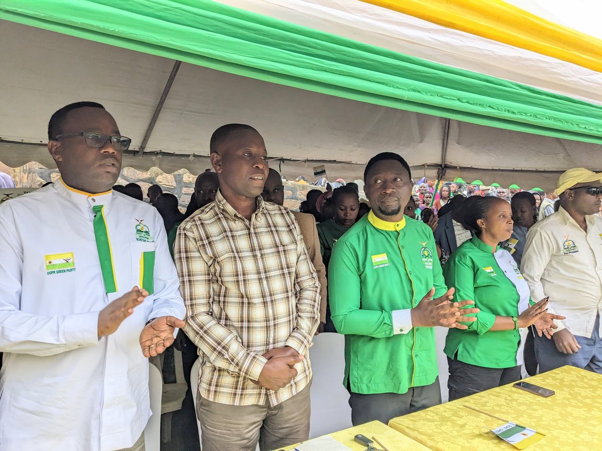 MugishaHV's tweet photo. Kandida #Perezida @Drfrankhabineza avuze ko akimara kugera muri @UrugwiroVillage azahita akuraho #Transitcenter zose ,kuko idakurikije itegeko nshinga ry'u Rwanda, kandi ko abantu bahafungirwa bahakubitirwa ko atazarindira ko hari ikindi gisabwa ko ikingenzi ari ukumutora.
#Rwot https://t.co/1rRE9GVRMQ