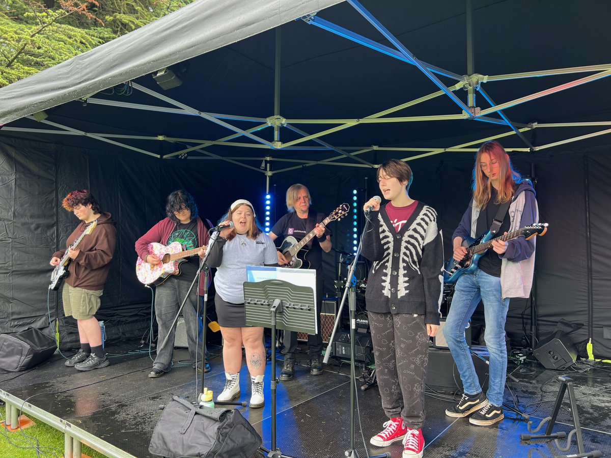 Community Albums (@communityalbums) on Twitter photo Fabulous to see the amazing Nai's House Band performing at the #BeNice festival in #Bicester hosted by <a href="/Naishouse/">Nai's House</a>. We're so proud of this amazing bunch of young people and all they continue to achieve. Fabulous to see the amazing Nai's House Band performing at the #BeNice festival in #Bicester hosted by <a href="/Naishouse/">Nai's House</a>. We're so proud of this amazing bunch of young people and all they continue to achieve.