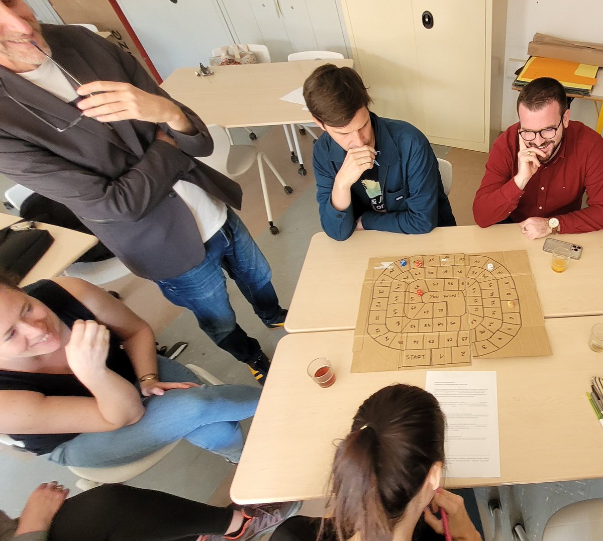benjapaul32's tweet photo. Derniers travaux du Groupe Académique @CPE_Toulouse
Bilan réjouissant mené par Joseph élève de 6°, psdt du CVCe @CollegeAspet
 🤲 fabriquer et partager des ressources, 🤝 accompagner des équipes, assurer la veille 💡 et prendre du temps pour réfléchir et agir #GrAca 
A bientôt 😉 https://t.co/B6n71UQstj