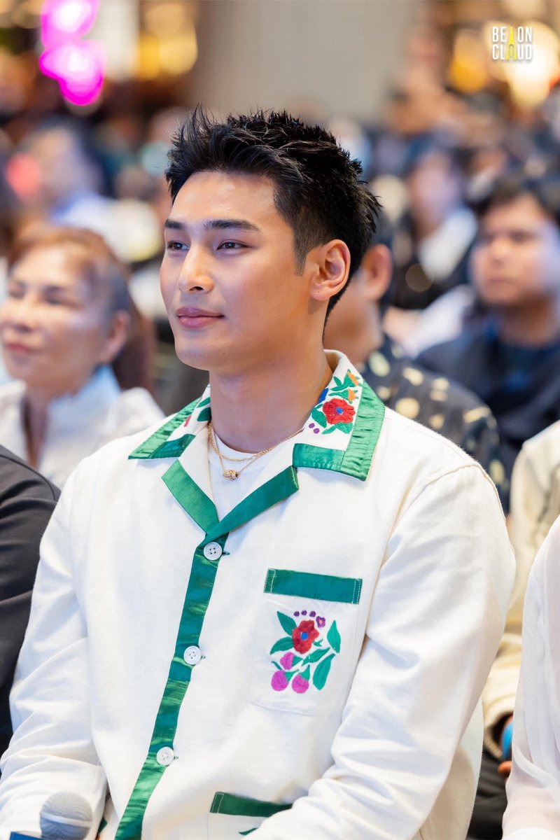 ApoNattawinofc's tweet photo. อาโป ในงานแถลงข่าวเปิดตัวโปรเจกต์ BeOnCloud เมื่อวานนี้ในลุคใหม่ต้อนรับโปรเจกต์ใหม่ 🥰

APO IN THE NEXT ALTITUDE
#BeOnCloudTheNextAltitude
#ApoNattawin 
@Nnattawin1 https://t.co/cH4ZSvyqSn