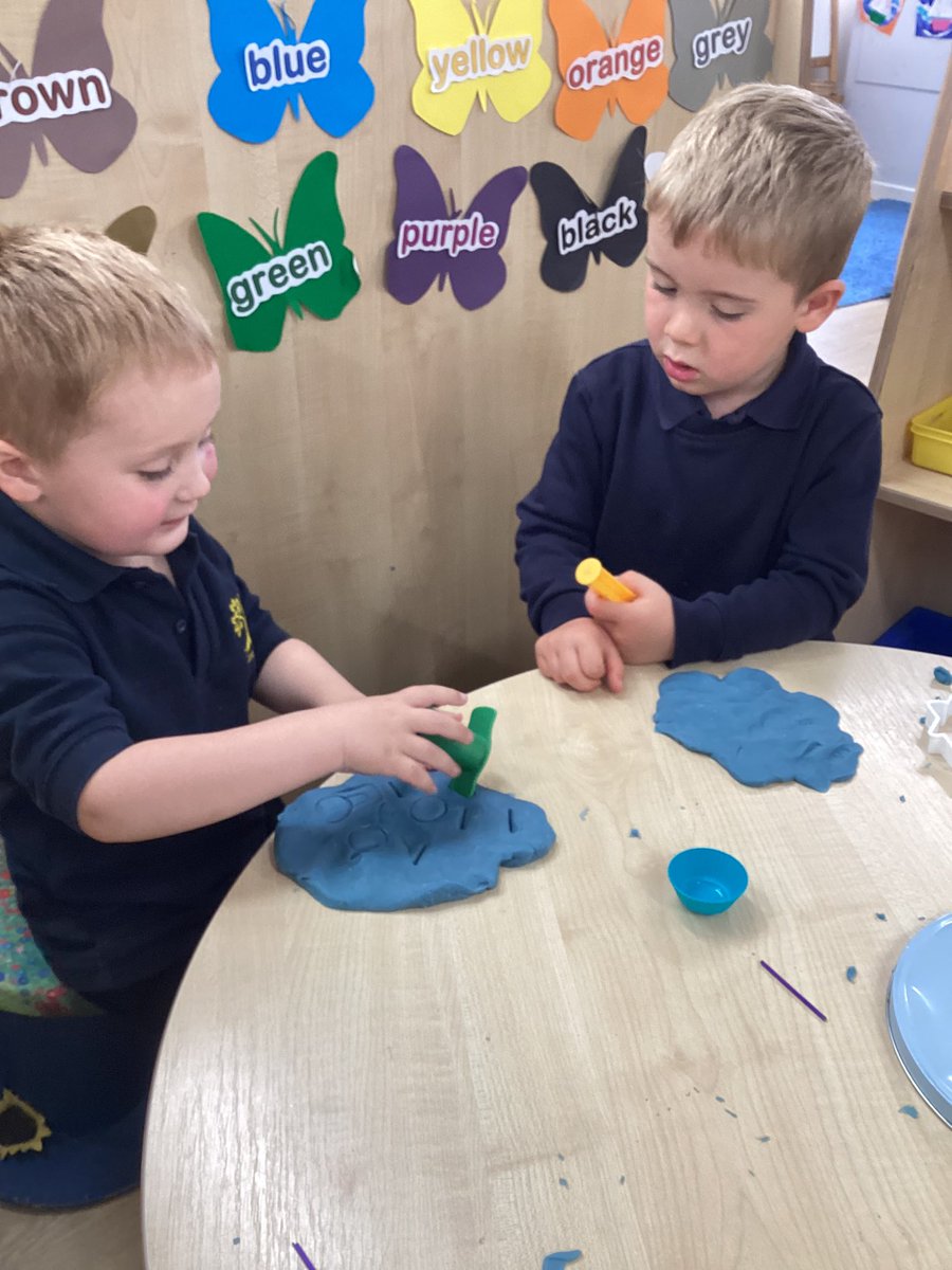 CamblesSchool's tweet photo. Nursery have been busy with the play dough this morning. They have been making lots of marks and practicing their fine motor skills. #CambelsforthEYFS https://t.co/PU7NLTt62r