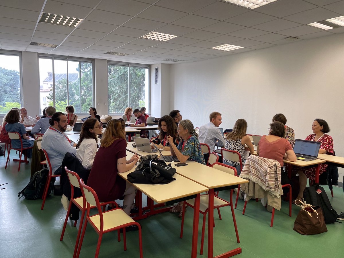 CampusFrance's tweet photo. #ForumCF | 3 nouveaux ateliers lors de cette 2e journée :
1️⃣ Étudiants européens en mobilité internationale
2️⃣ Formation et information des acteurs des RI : quels besoins/enjeux ?
3️⃣ Contribution des labels à l’attractivité de l’ESR 🇫🇷 https://t.co/63tATXlrDc