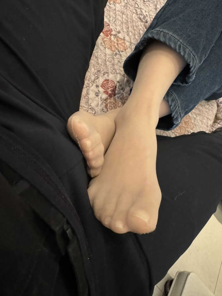河南推友投稿，平顶山/漯河/许昌地区及周边，找夫妻交流，互玩丝袜。单男也行，要求素质高，有礼貌。有意向的同好可私信我获取联系方式，拒绝白嫖！ https://t.co/FqFqsajvuM