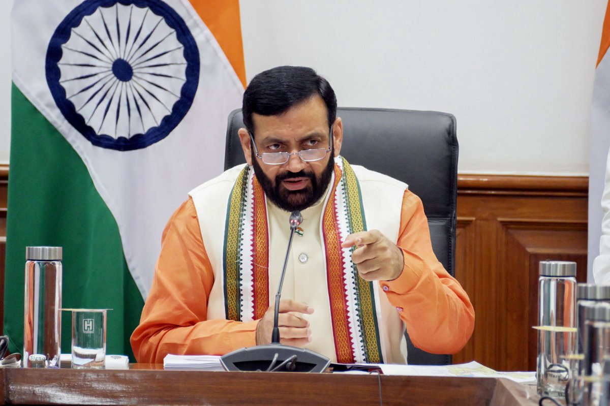 cmohry's tweet photo. मुख्यमंत्री श्री @NayabSainiBJP की अध्यक्षता में आज चंडीगढ़ में गुरुग्राम महानगर विकास प्राधिकरण (GMDA) की बैठक आयोजित हुई। बैठक के दौरान वित्त वर्ष 2024-25 के लिए 2887.32 करोड़ रुपए के बजट प्रस्ताव को स्वीकृति प्रदान की गई।

बैठक में शहर की निगरानी एवं बेहतर यातायात प्रबंधन के लिए CCTV कैमरों की क्षमता बढ़ाने, नए जल उपचार संयंत्रों का निर्माण तथा मौजूदा सं���ंत्रों की क्षमता बढ़ाने, जल निकासी व सीवर उपचार संयंत्रों के नेटवर्क को मजबूत करने सहित विभिन्न एजेंडों पर विस्तृत चर्चा हुई।